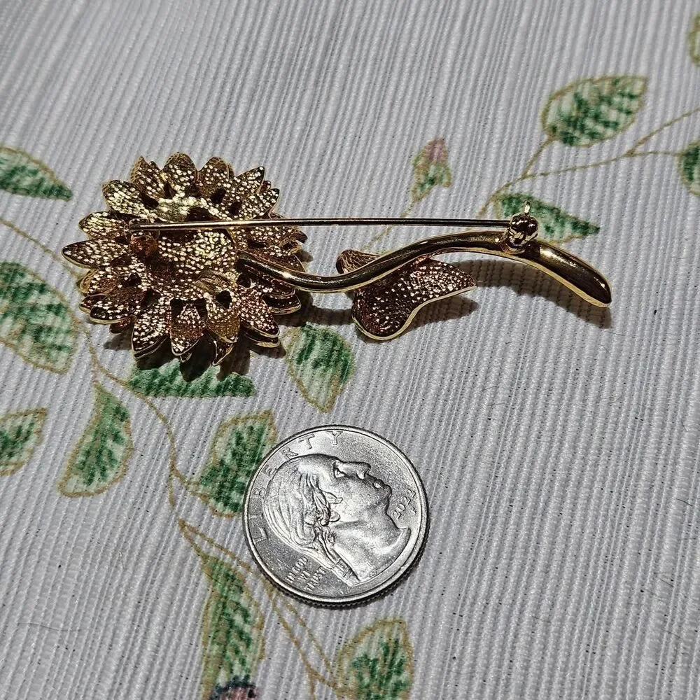 vintage cottagecore boho clear rhinestone sunflower gold tone brooch